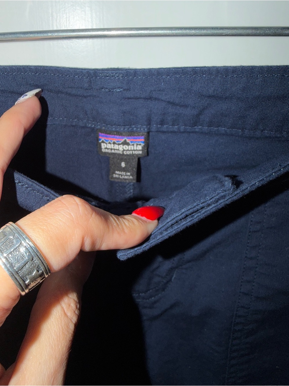 Patagonia Women’s Blue Cargo Capri Pants Size 6 Outdoor Hiking Utility NWOT - Picture 4 of 5